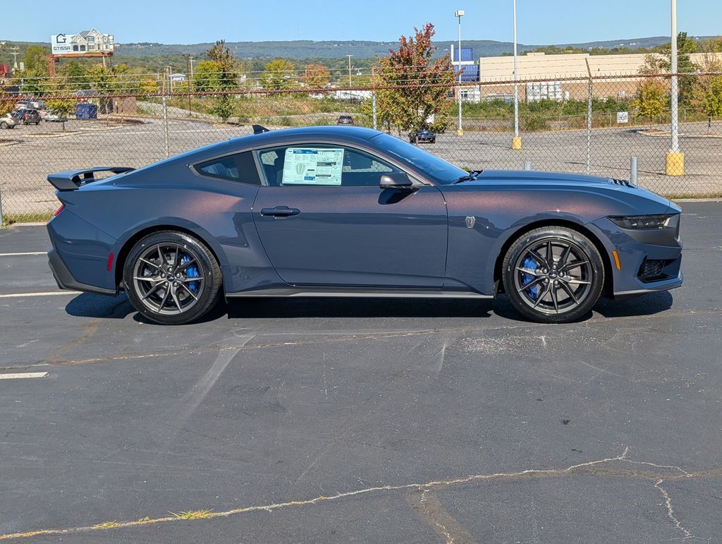 2025 Ford Mustang Dark Horse photo 2