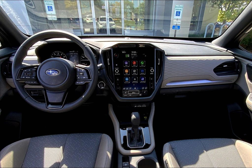 2025 Subaru Forester Premium Base photo 15