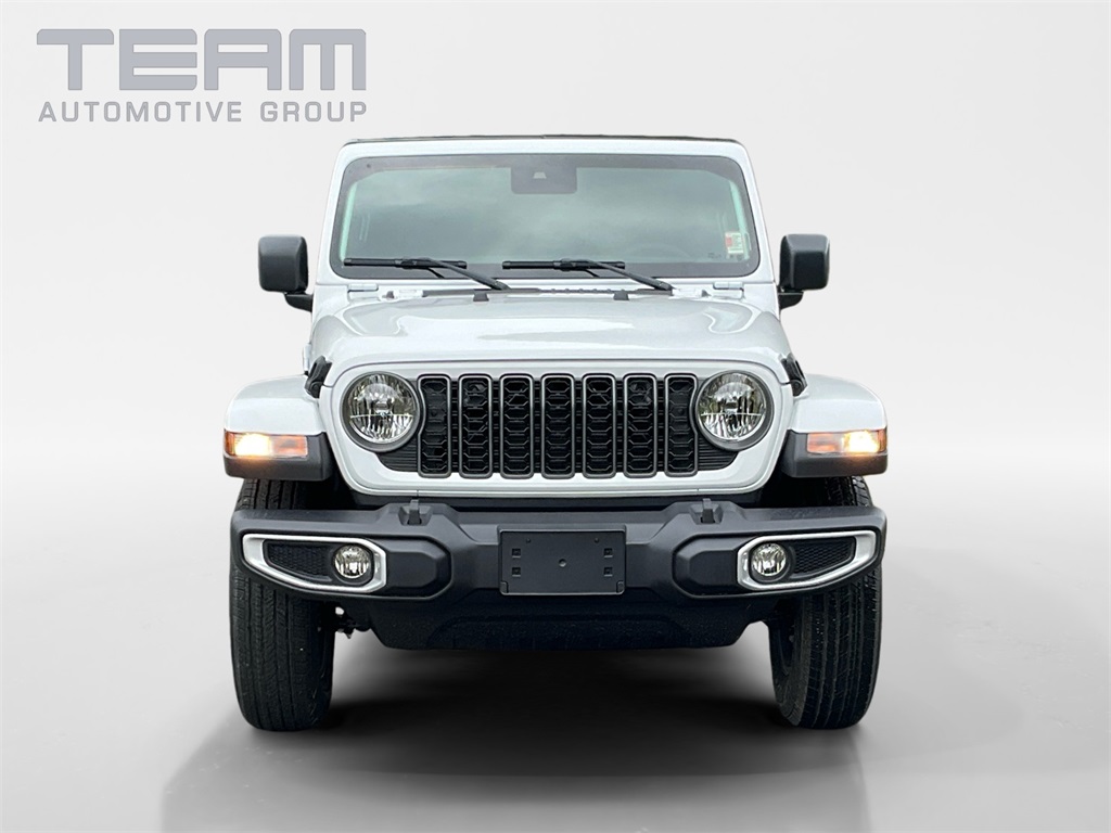 2025 Jeep Gladiator Sport S photo 2