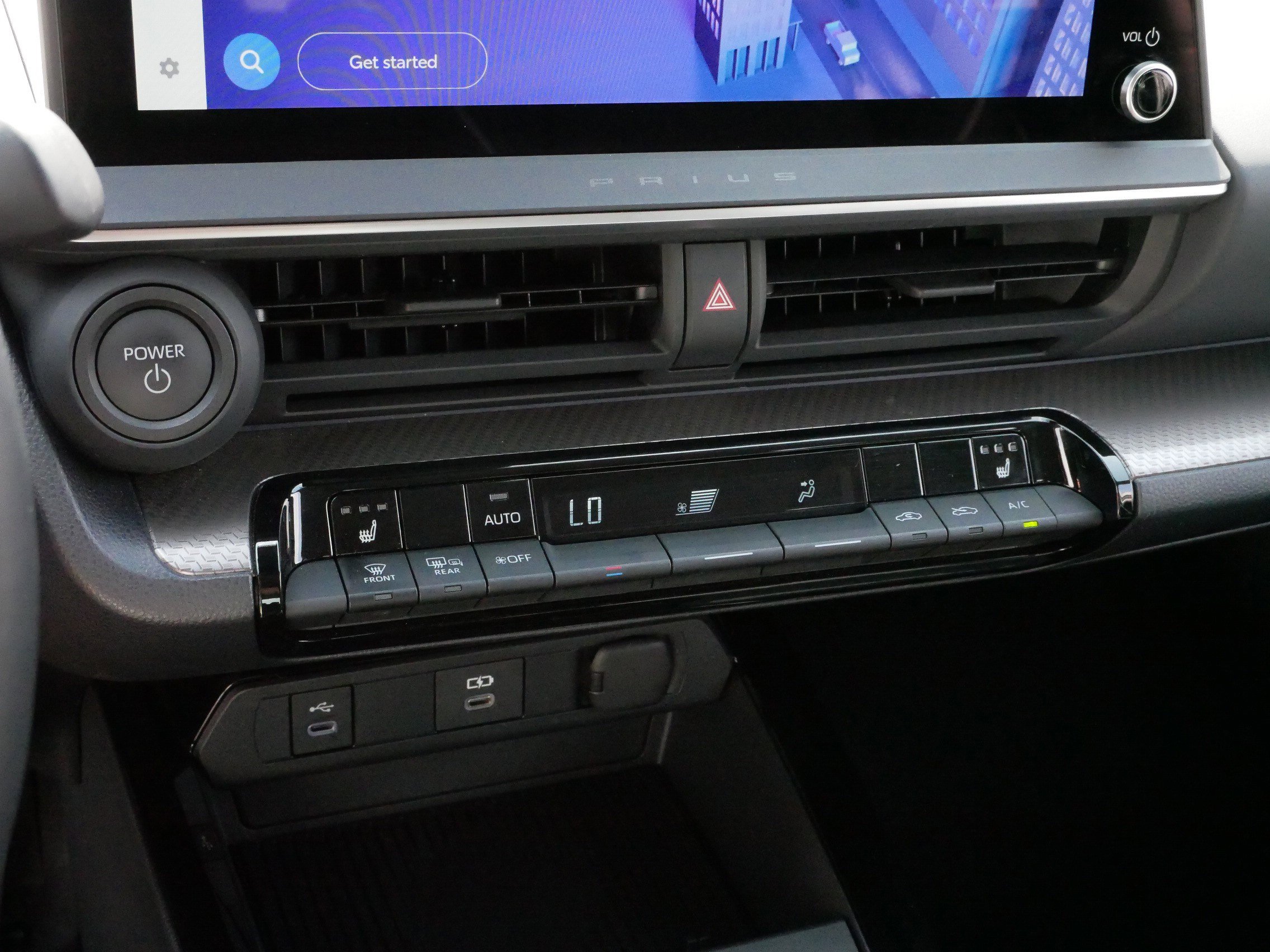 2024 Toyota Prius XLE photo 22
