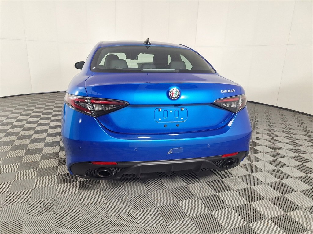 2025 Alfa Romeo Giulia Base photo 11