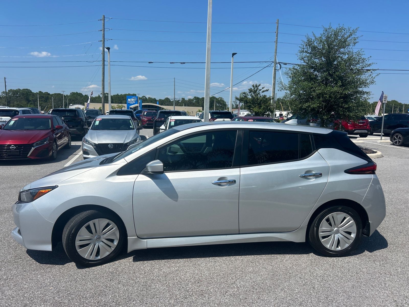 2024 Nissan Leaf S photo 4