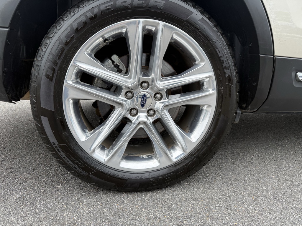 2017 Ford Explorer Limited photo 4