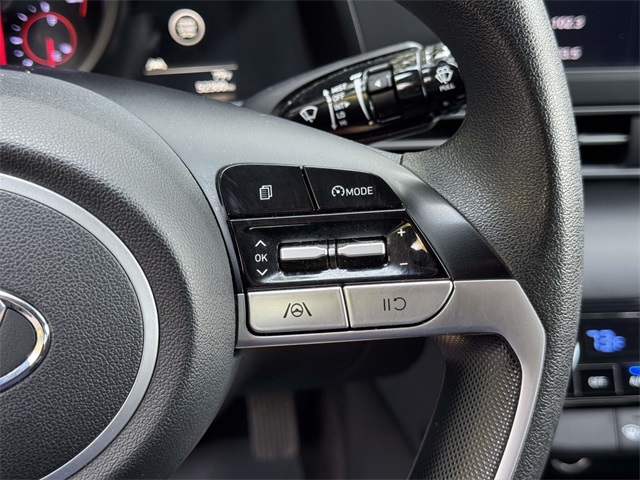 2023 Hyundai Elantra SEL photo 23