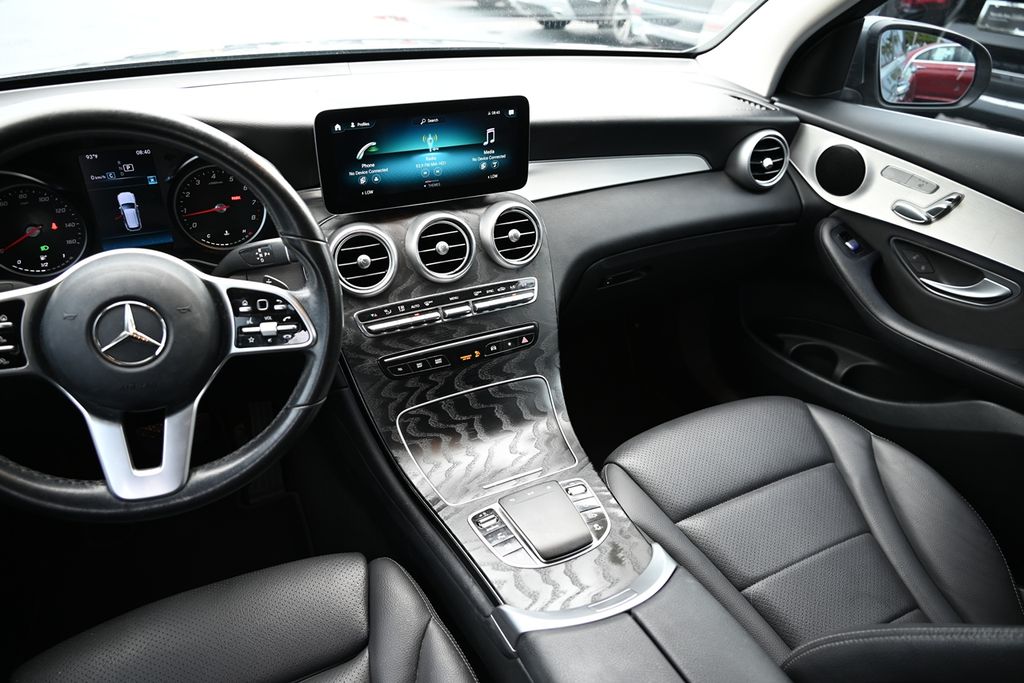 2021 Mercedes Benz GLC 300 photo 12