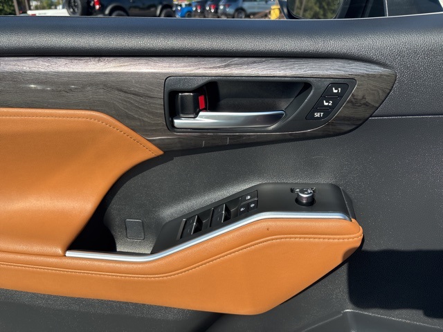 2024 Toyota Highlander Platinum photo 11