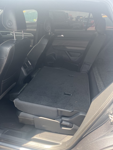 2022 Volkswagen Atlas Cross Sport V6 SE Technology photo 4