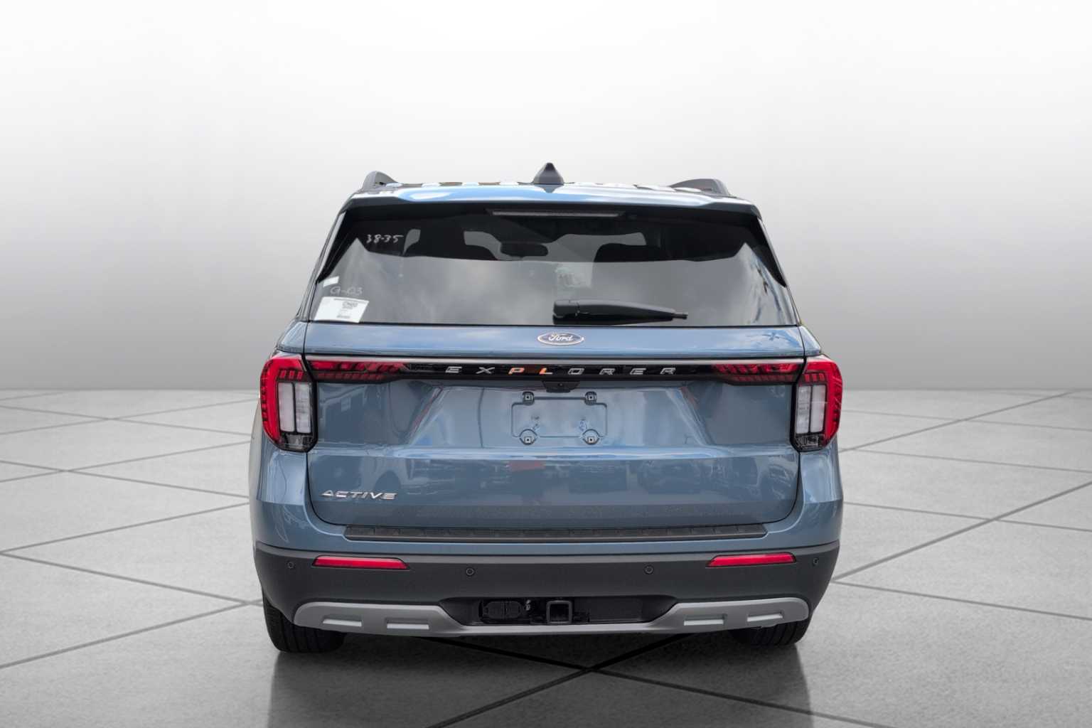 2025 Ford Explorer photo 13
