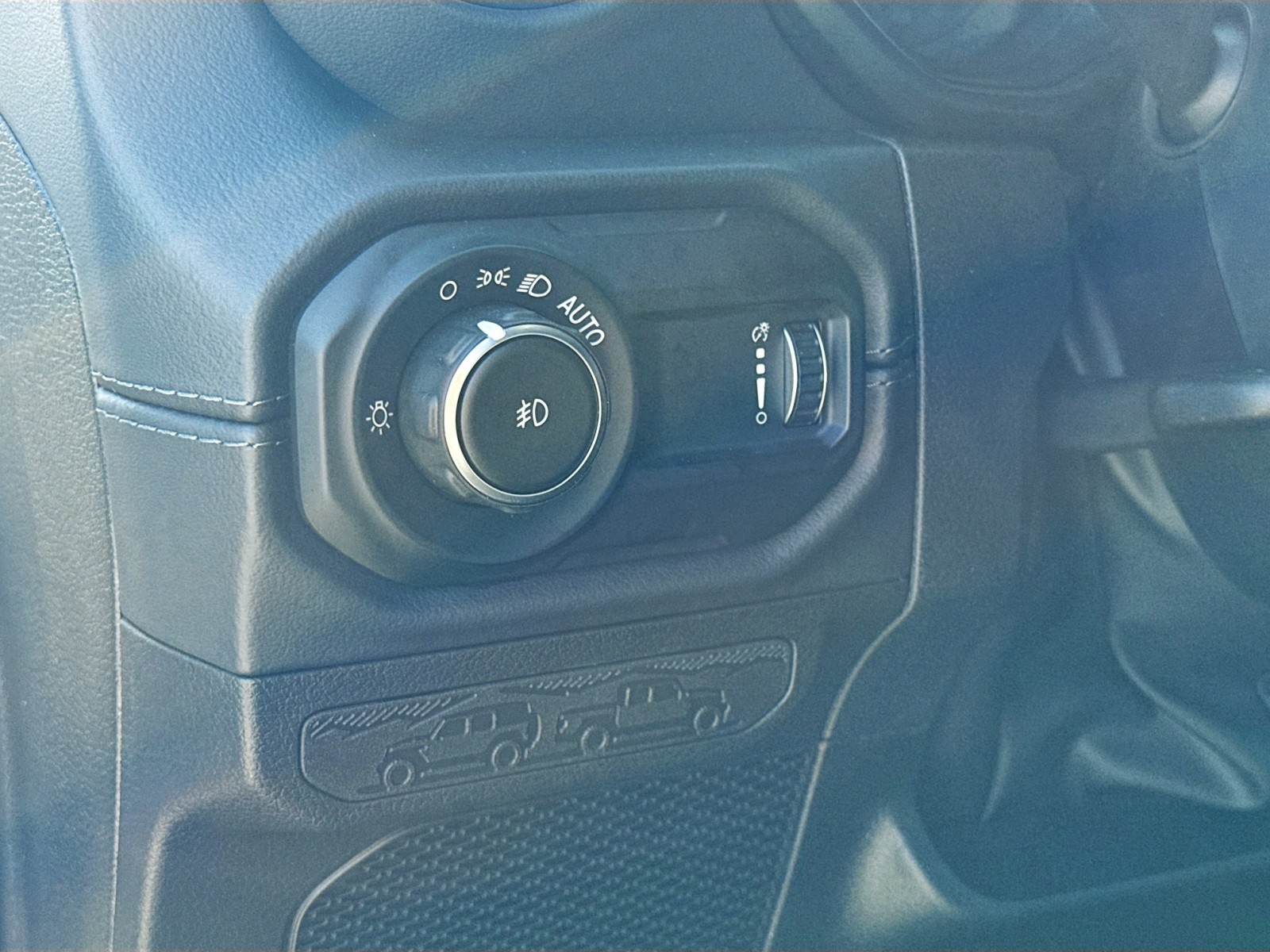 2025 Jeep Wrangler Sahara photo 8