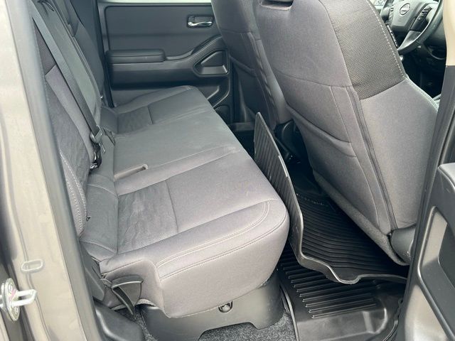 2022 Nissan Frontier SV photo 24