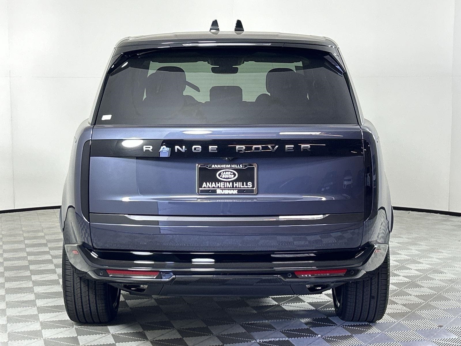 2025 Land Rover Range Rover SE photo 4