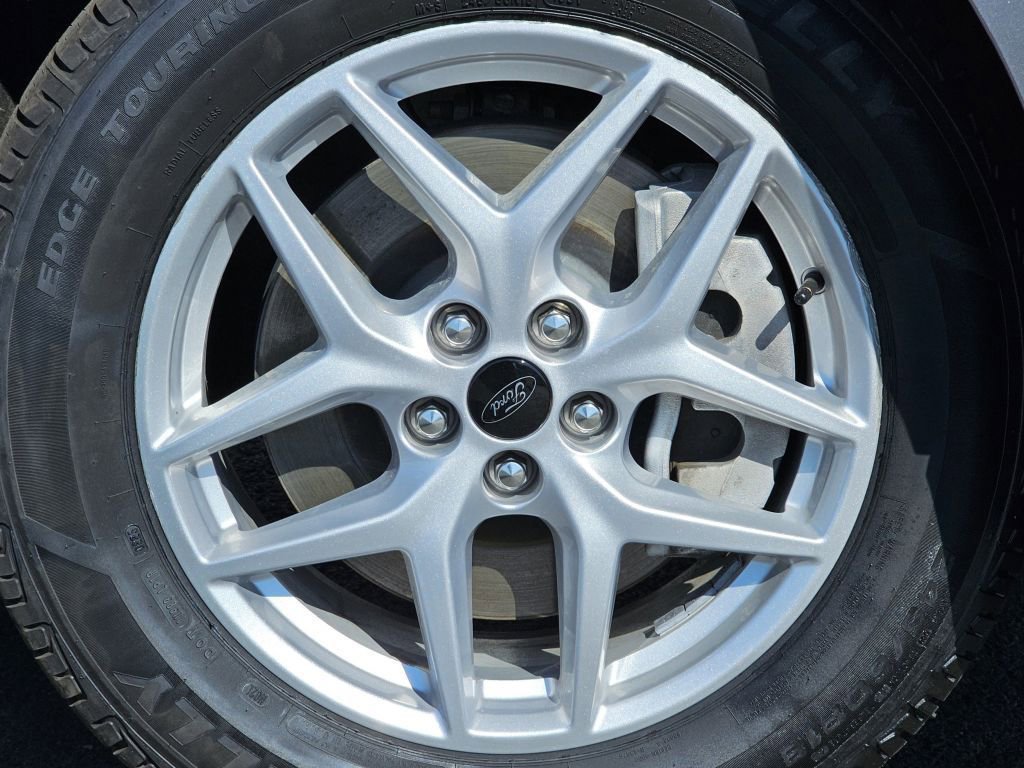 2024 Ford Edge SEL photo 5