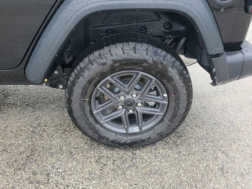 2025 Jeep Wrangler photo 19