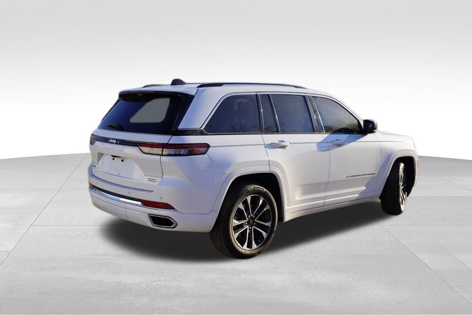 2023 Jeep Grand Cherokee Overland 4xe photo 2