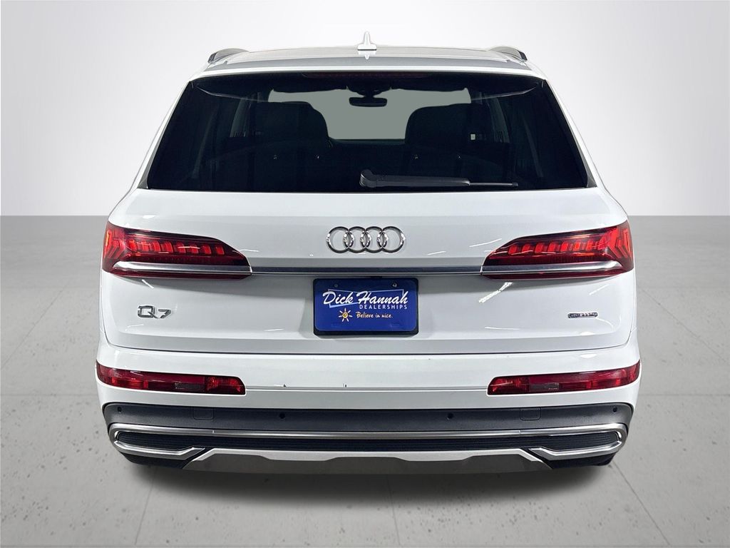 2024 Audi Q7 55 Premium Plus photo 7