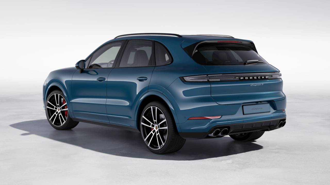 2026 Porsche Cayenne S photo 3