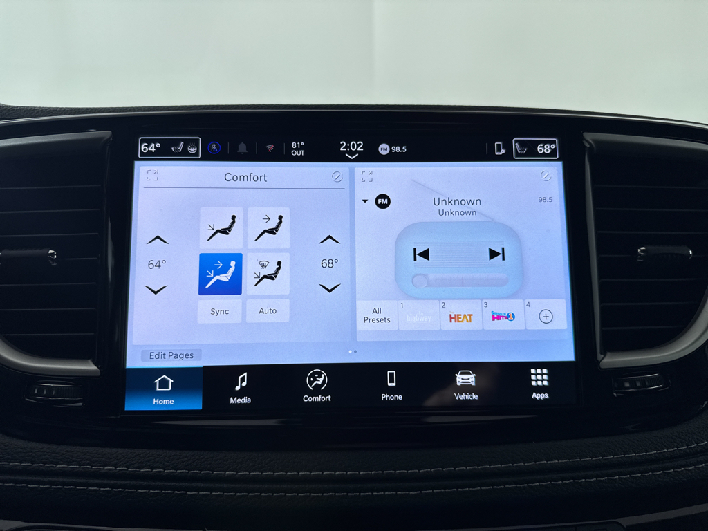 2025 Chrysler Pacifica photo 31