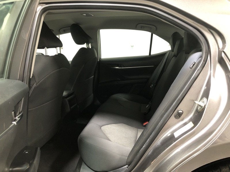 2019 Toyota Camry LE photo 14