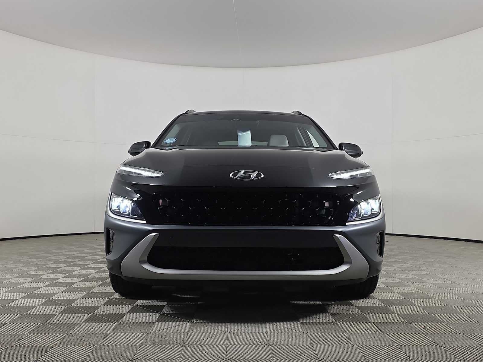 2022 Hyundai Kona Limited photo 3