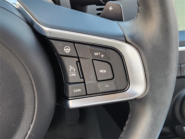2020 Jaguar E-PACE Base photo 25