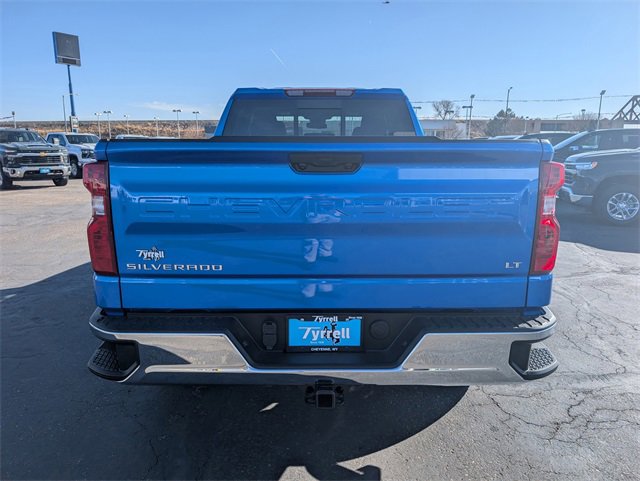 2025 Chevrolet Silverado 1500 LT photo 4