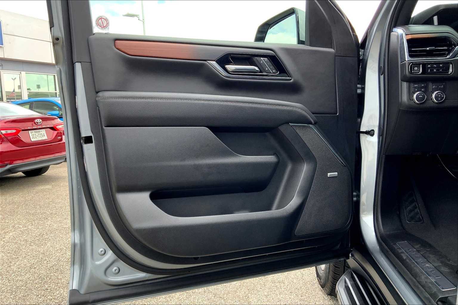 2025 Gmc Yukon Denali photo 39