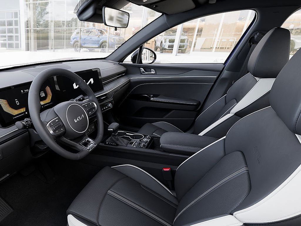 2026 Kia K5 GT-Line photo 17