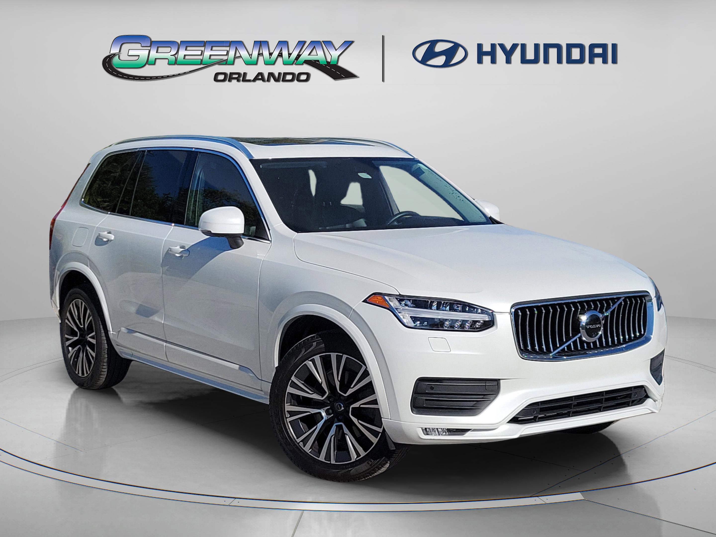 2021 Volvo XC90 Momentum's photo