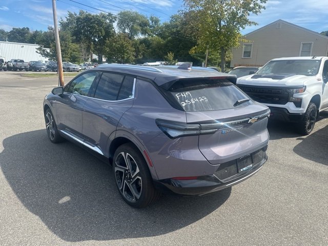2025 Chevrolet Equinox EV 1LT photo 2