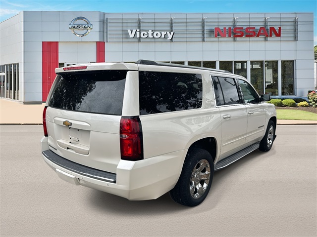 2015 Chevrolet Suburban LTZ photo 3