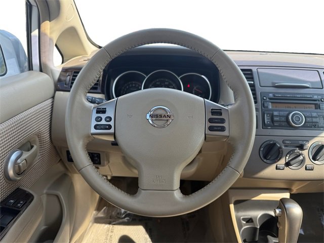 2011 Nissan Versa SL photo 15