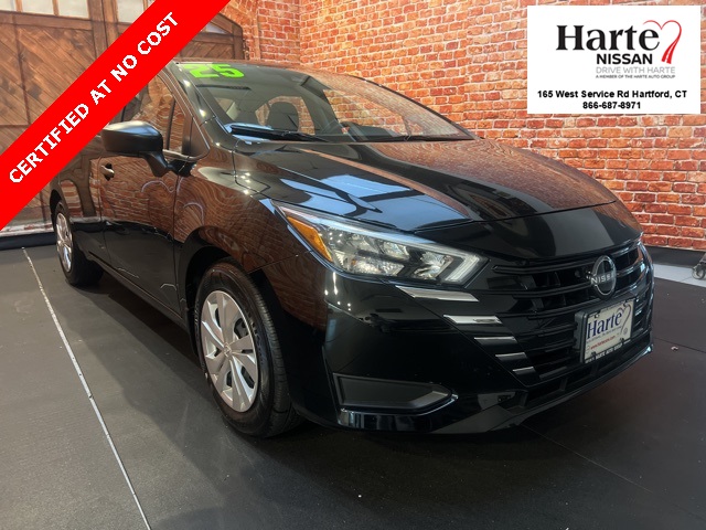 2025 Nissan Versa Sedan S's photo