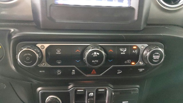 Used 2020 BULLET SILVER METALLIC C Jeep Sahara image 21