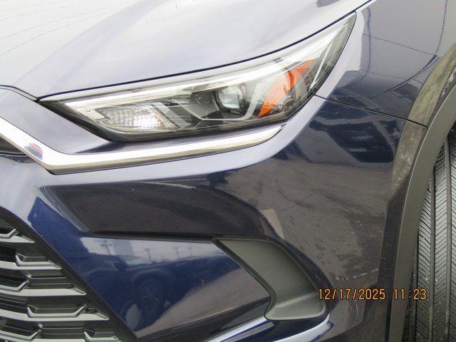 Image of Pre-Owned 2024 Toyota Grand Highlander XLE 4D Sport Utility AWD