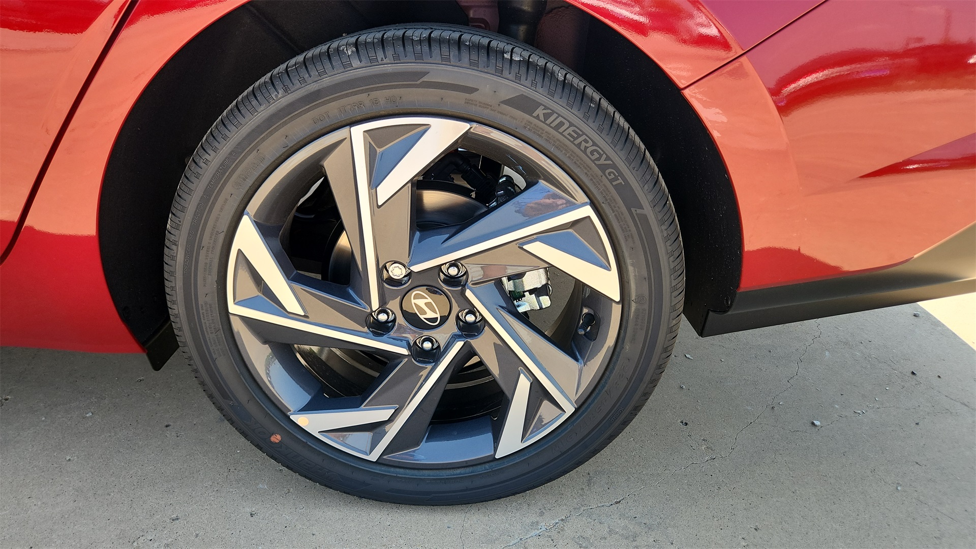2025 Hyundai Elantra Limited photo 11