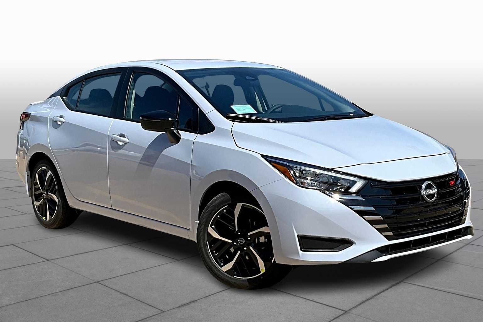 2025 Nissan Versa SR photo 2