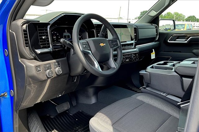 2025 Chevrolet Silverado 1500 LT photo 8