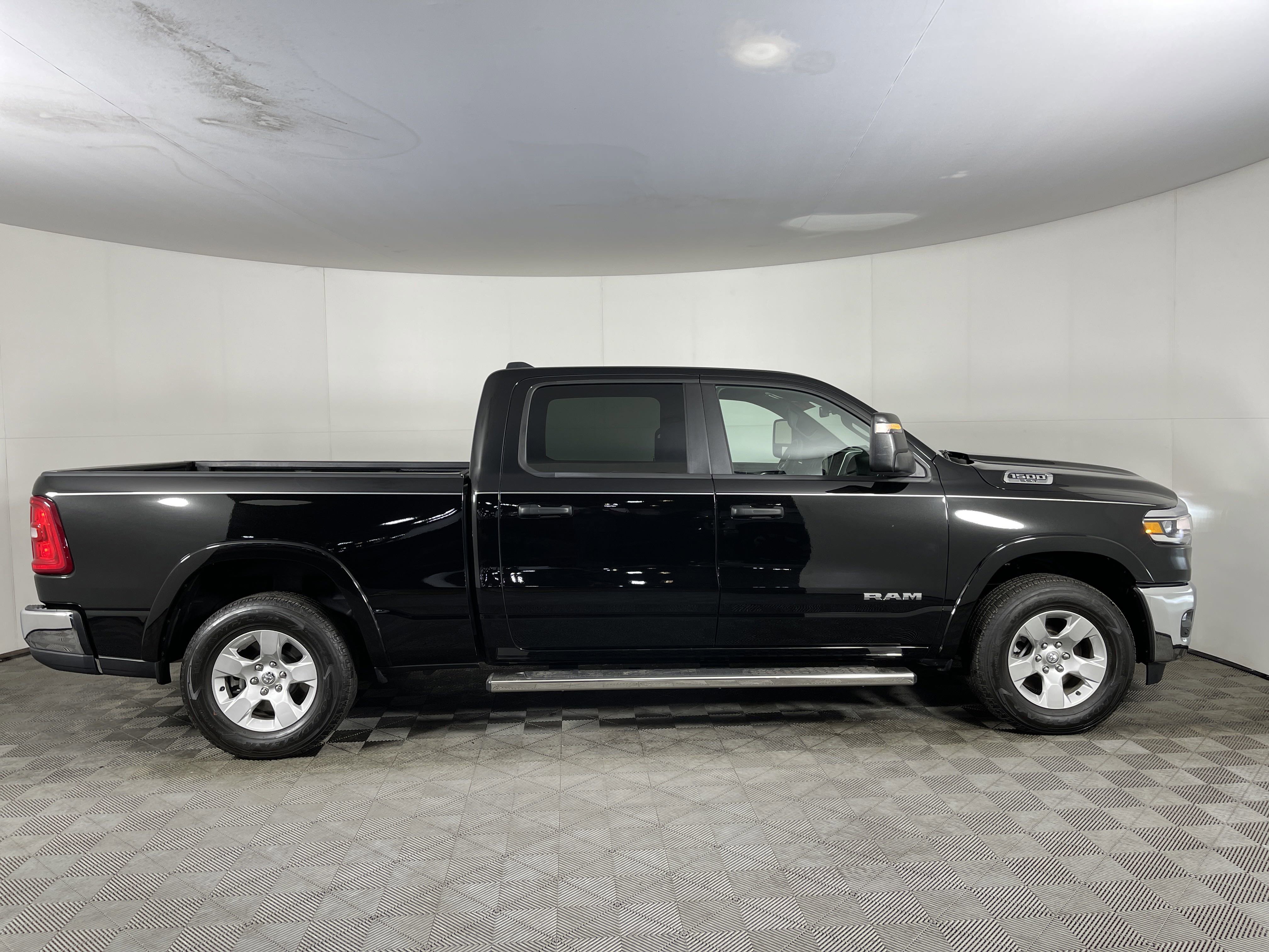 2025 Ram 1500 Big Horn photo 3
