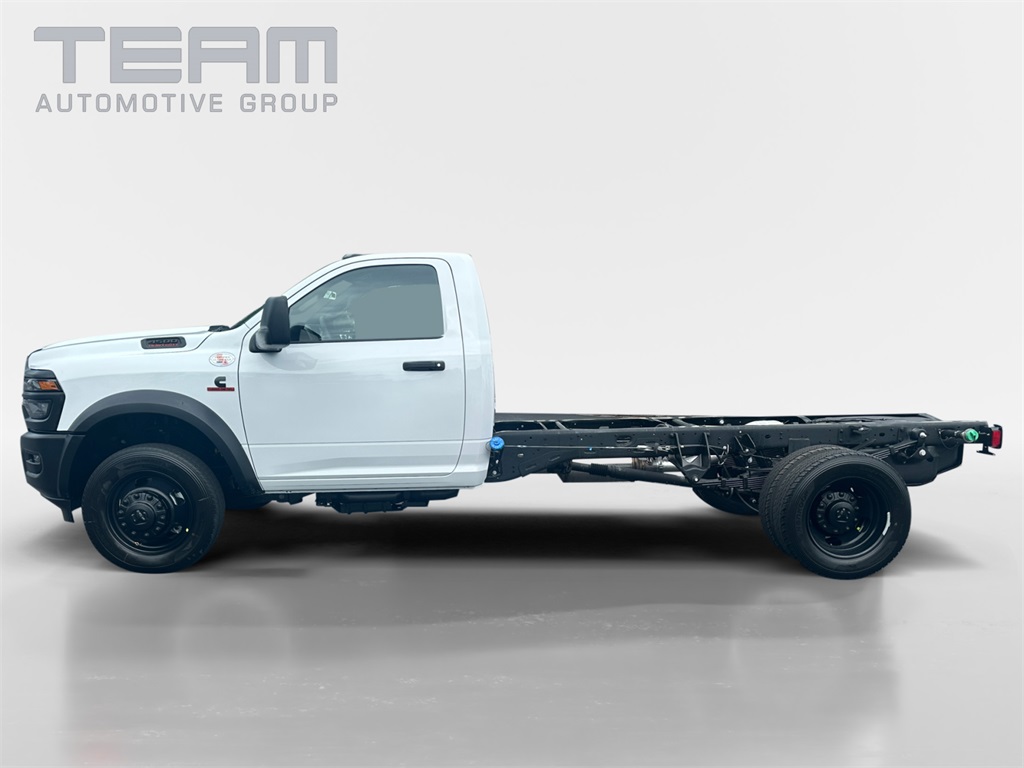 2025 Ram 4500 Tradesman photo 3