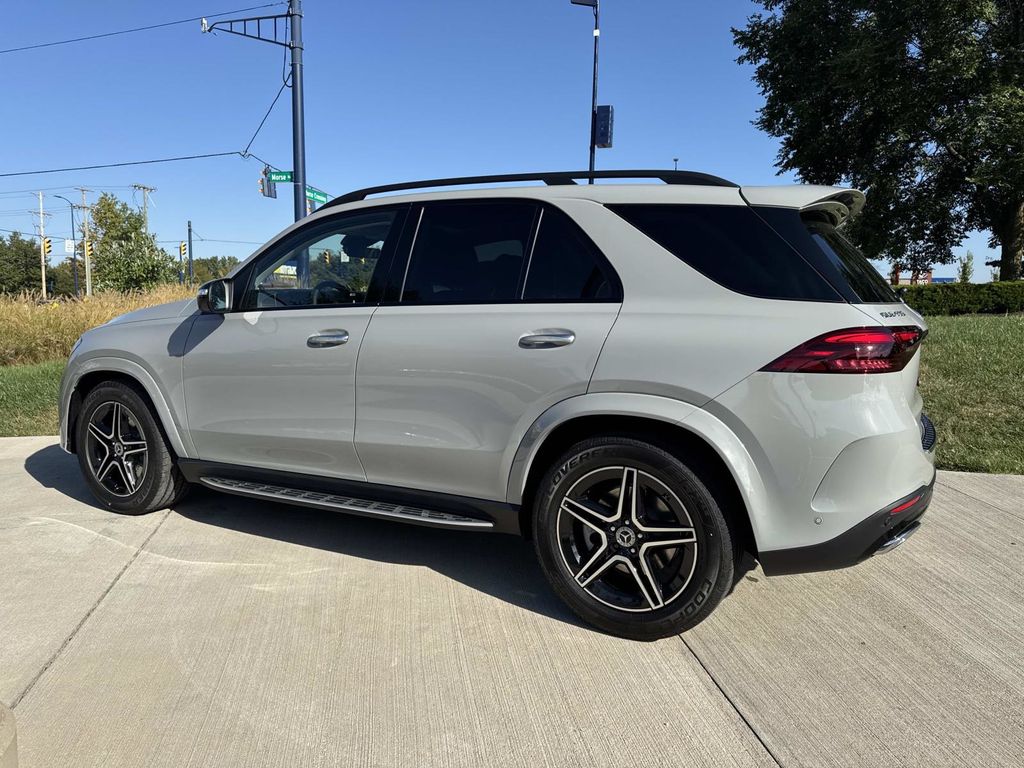 2026 Mercedes Benz GLE 450 4MATIC photo 3