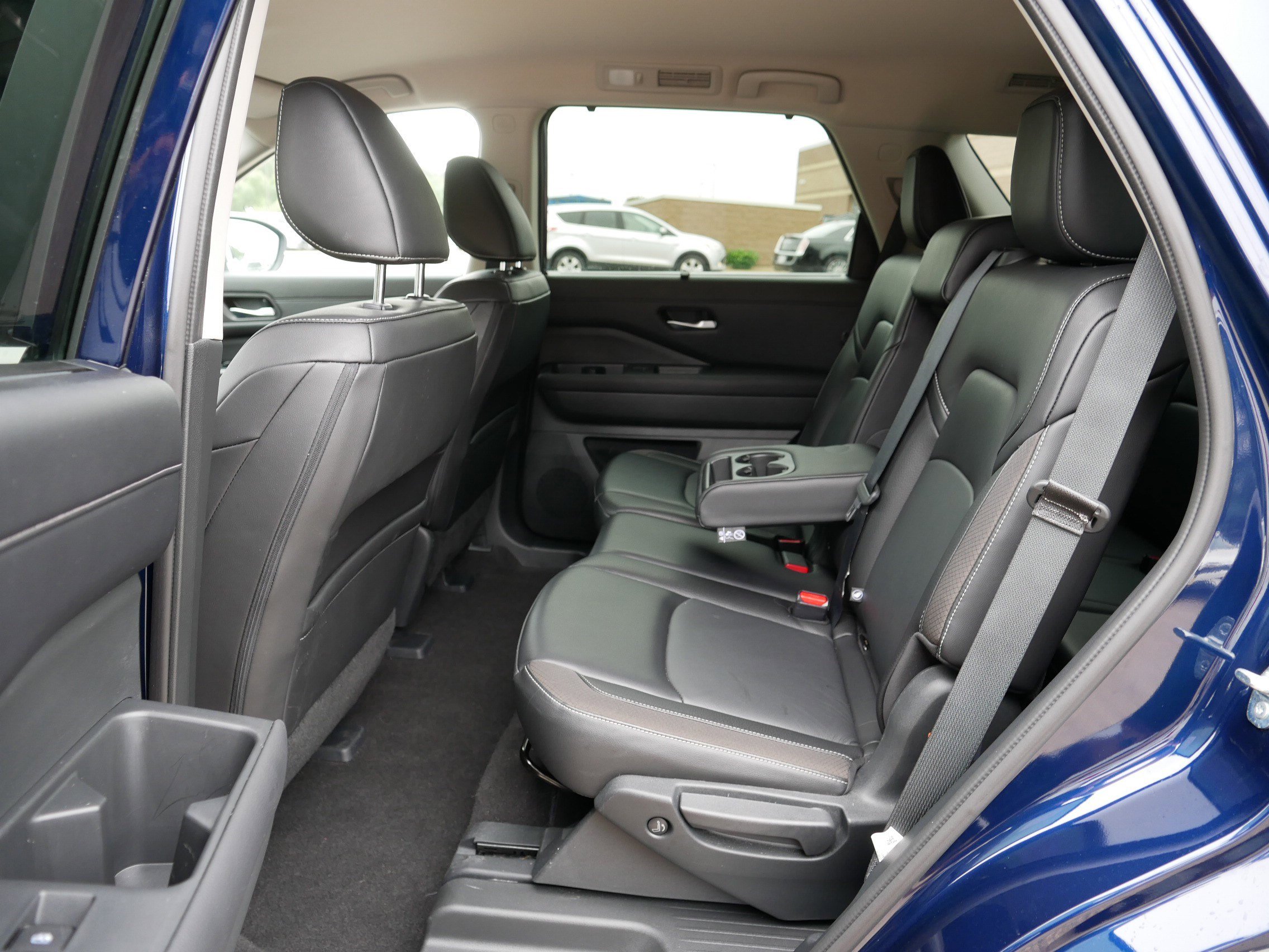 2024 Nissan Pathfinder SL photo 35