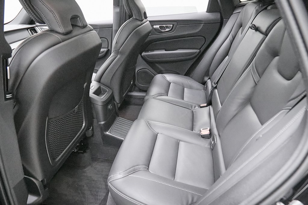 2025 VOLVO XC60 - Image 23