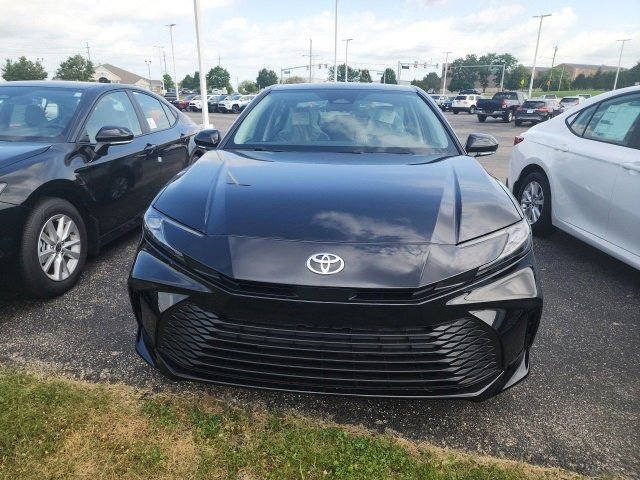 2025 Toyota Camry LE photo 2
