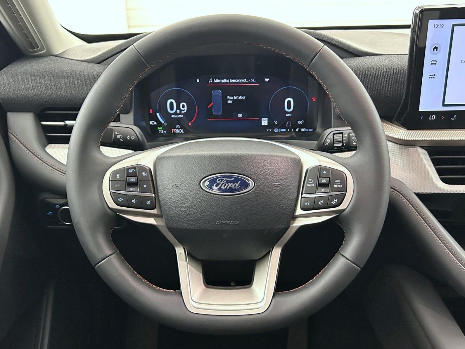 2025 Ford Explorer photo 11