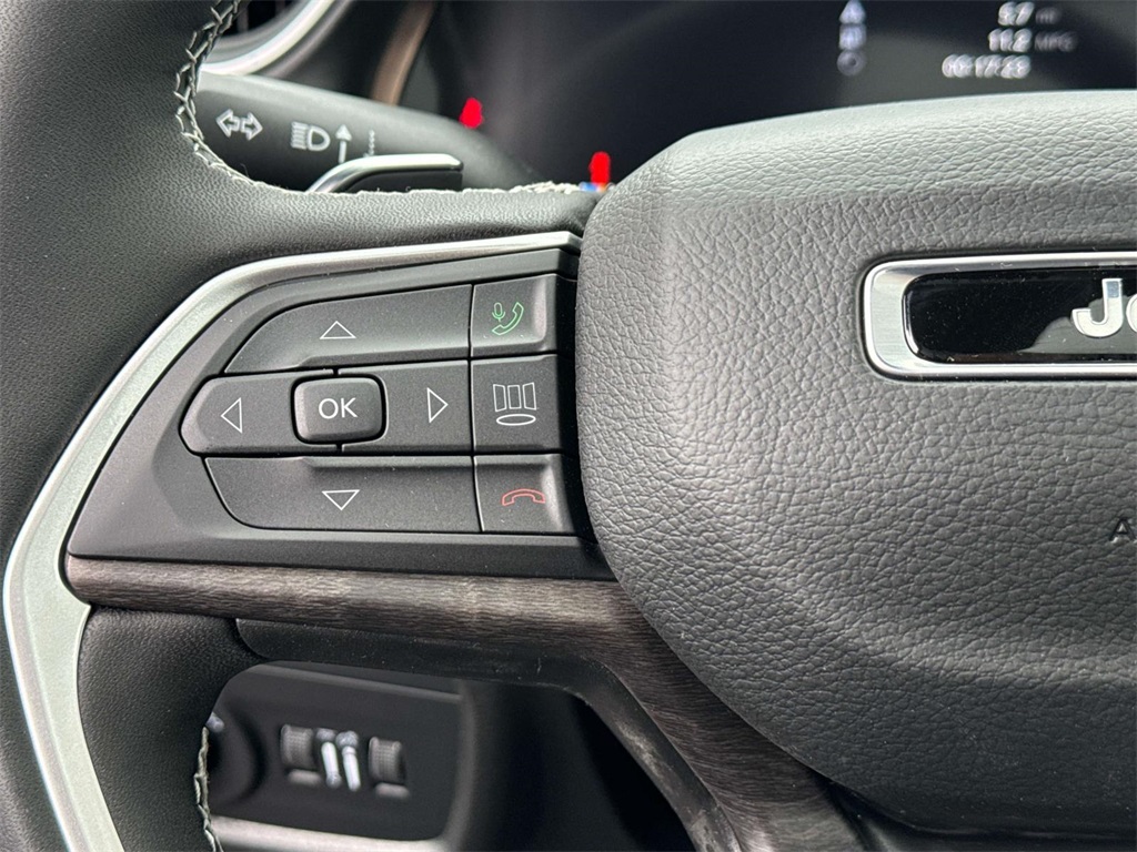 2025 Jeep Grand Cherokee Limited photo 23