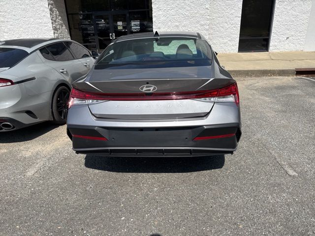 2024 Hyundai Elantra Limited photo 4