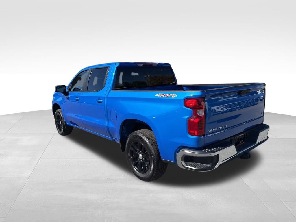 2025 Chevrolet Silverado 1500 LT photo 3