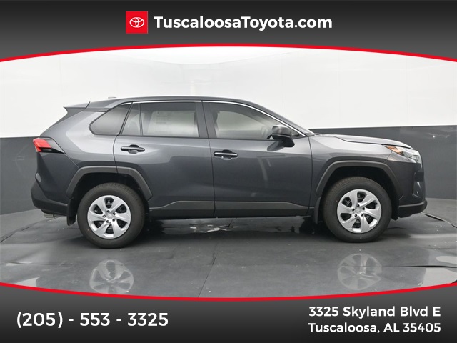 2025 Toyota RAV4 LE's photo