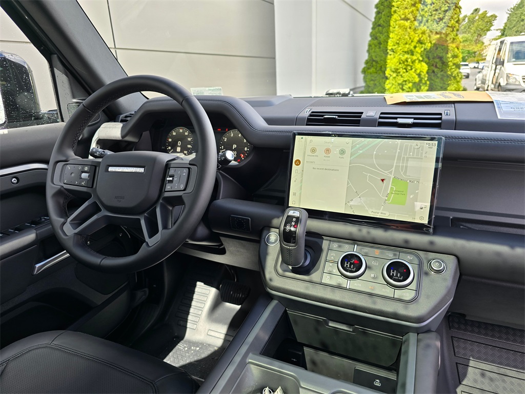 2025 Land Rover Defender 130 X-Dynamic SE photo 32