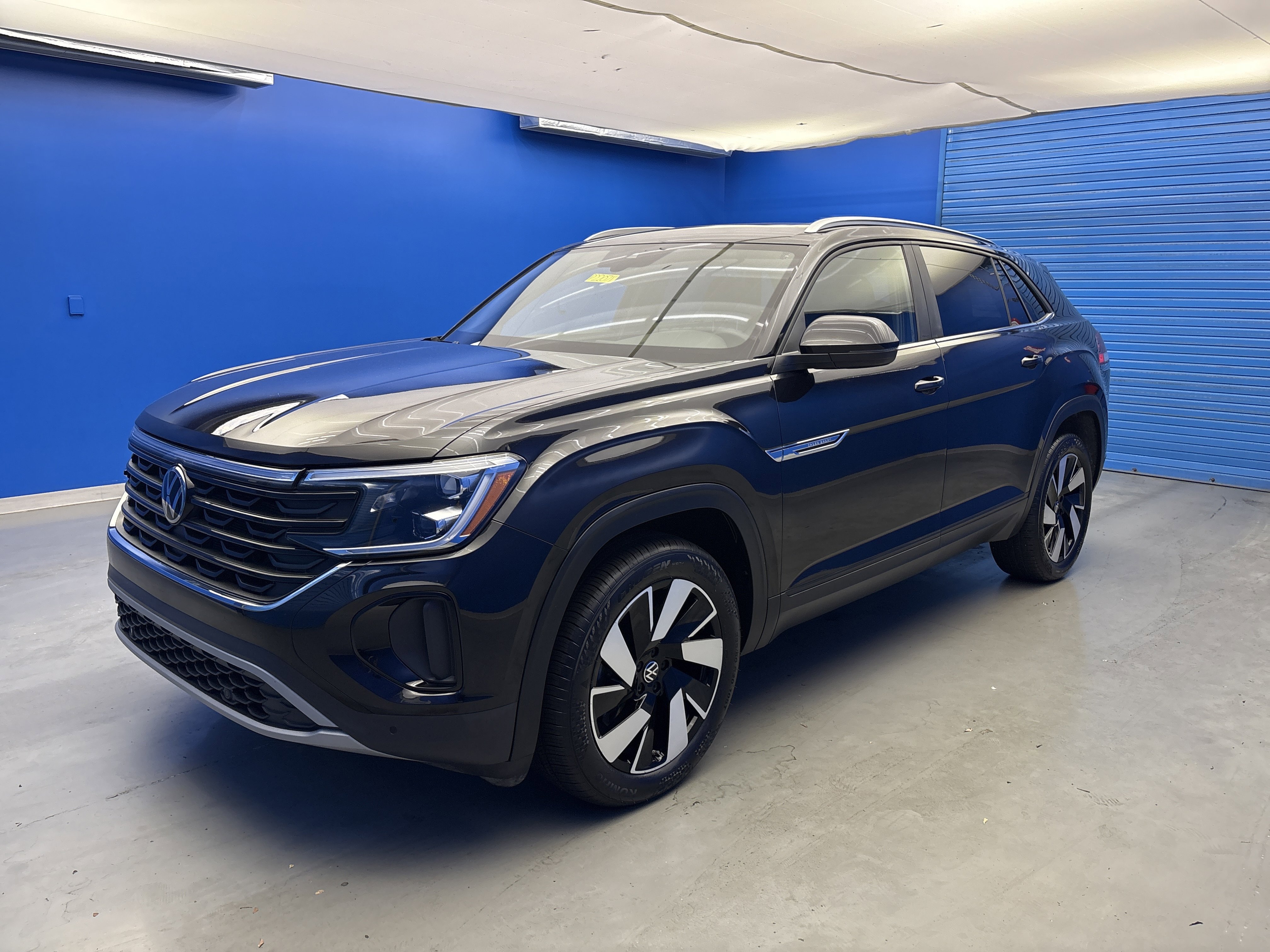 2024 Volkswagen Atlas Cross Sport SE Technology photo 3